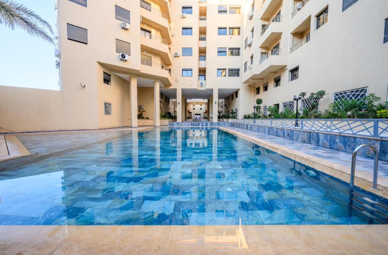3 Avec Piscine Appartamento