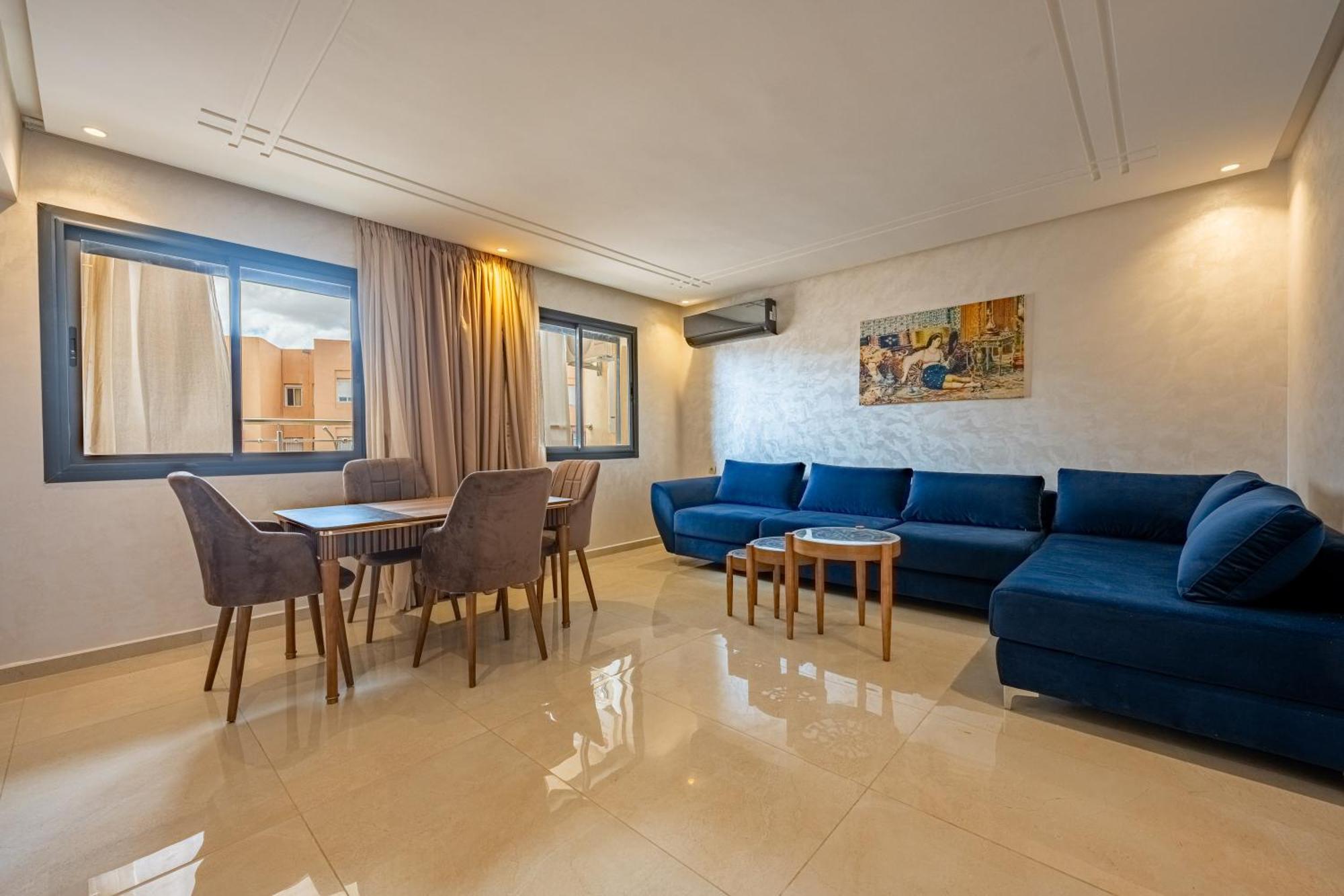 3 Avec Piscine Appartamento